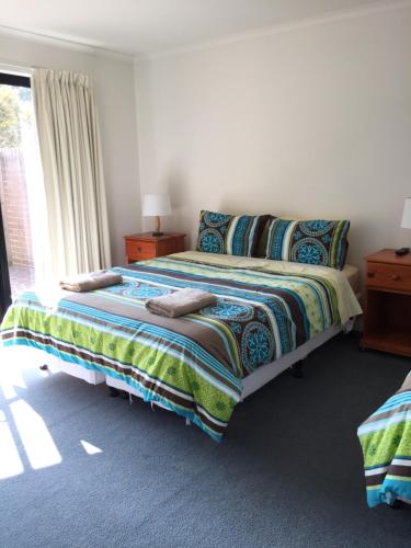 Central Cowes Family Townhouses - Sunshine Coast Tourism 1
