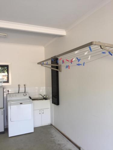Central Cowes Family Townhouses - Sunshine Coast Tourism 5