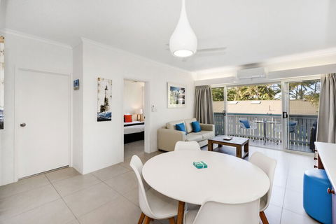 By The Sea Port Douglas - Sunshine Coast Tourism 5