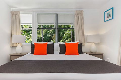 By The Sea Port Douglas - Sunshine Coast Tourism 6