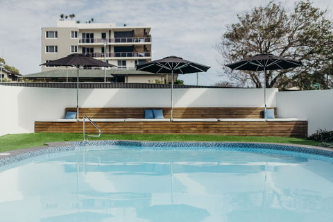 Hotel Nelson - Sunshine Coast Tourism 1