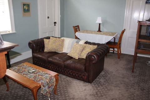 Westbury Gingerbread Cottages - Holiday Sunshine Coast 4