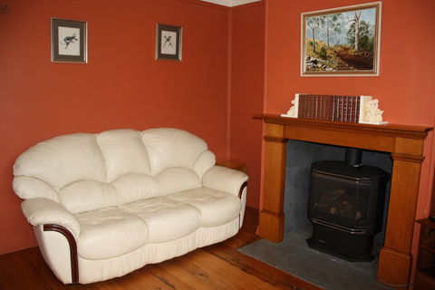 Westbury Gingerbread Cottages - Holiday Sunshine Coast 3