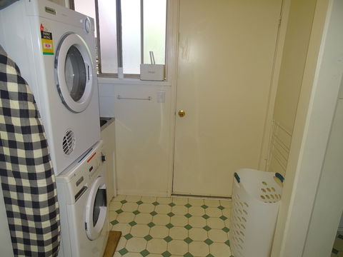 Beachwalk Cottage - Sunshine Coast Tourism 1