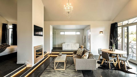 Hepburn Spa Retreat - Sunshine Coast Tourism 5