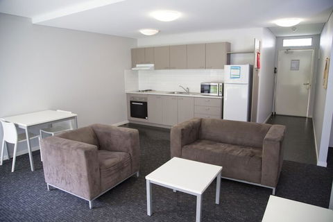 Murdoch University Village - Holiday Sunshine Coast 5