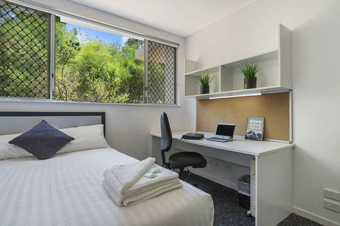Murdoch University Village - Holiday Sunshine Coast 3