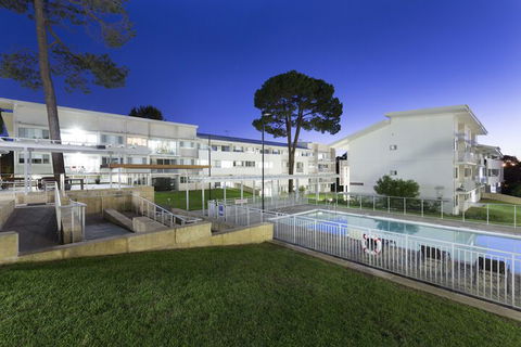 Murdoch University Village - Holiday Sunshine Coast 2