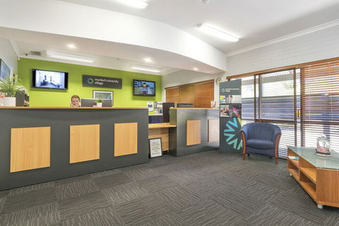 Murdoch University Village - Holiday Sunshine Coast 1