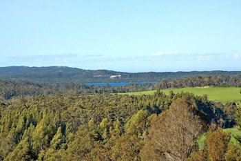 Karma Chalets - Sunshine Coast Tourism 6