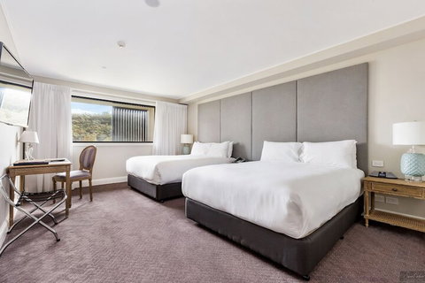 Miramare Gardens - Holiday Sunshine Coast 2