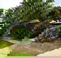 Rocklea International Motel - Holiday Sunshine Coast