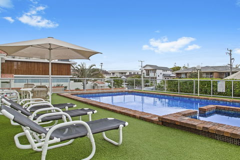 Foreshore Apartments - Sunshine Coast Tourism 1