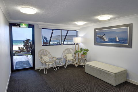 Pelican Sands Beach Resort - Holiday Sunshine Coast 6