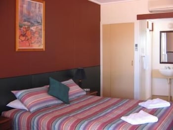 Goondiwindi Motel - Holiday Sunshine Coast 0