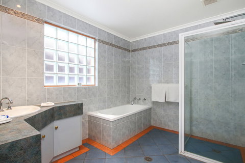 Thunderbird Motel - Holiday Sunshine Coast 6