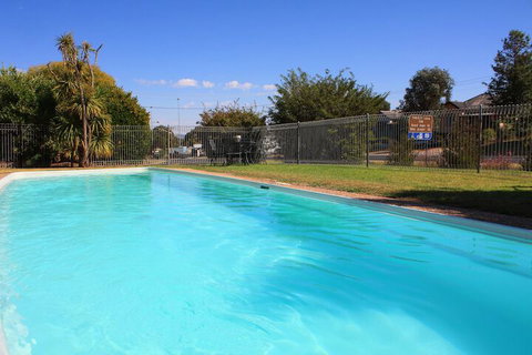 Hi Way Motor Inn - Holiday Sunshine Coast 3