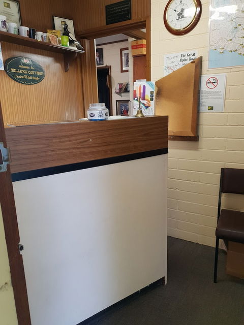 Millers Cottage Motel - Holiday Sunshine Coast 0