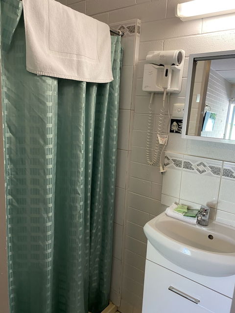 Millers Cottage Motel - Holiday Sunshine Coast 6