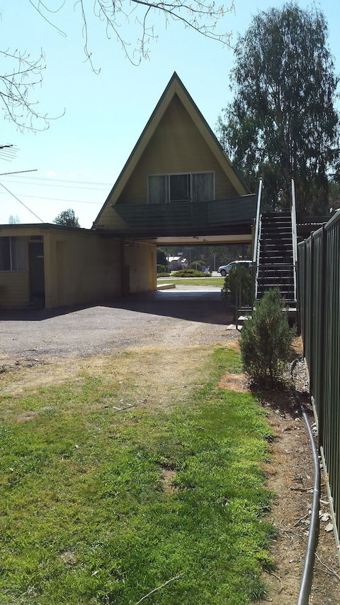 Millers Cottage Motel - Holiday Sunshine Coast 1