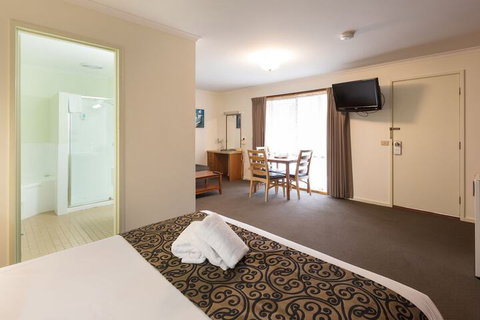 Advance Motel - Sunshine Coast Tourism 4