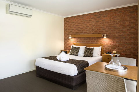 Advance Motel - Sunshine Coast Tourism 7