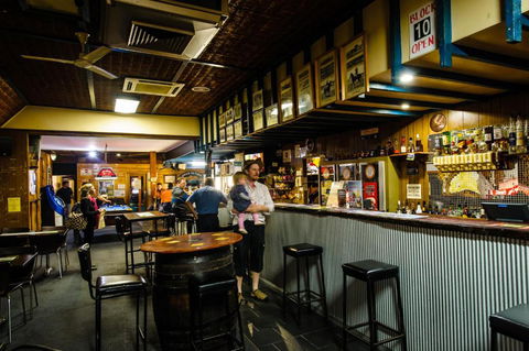 The Anglers Inn - Holiday Sunshine Coast 2