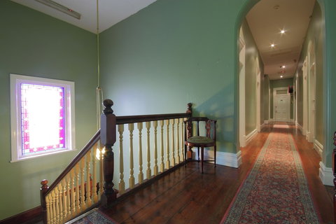 Anchorage Seafront Hotel - Sunshine Coast Tourism 2