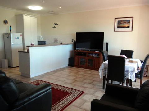 Close Encounters Bed & Breakfast - Sunshine Coast Tourism 3