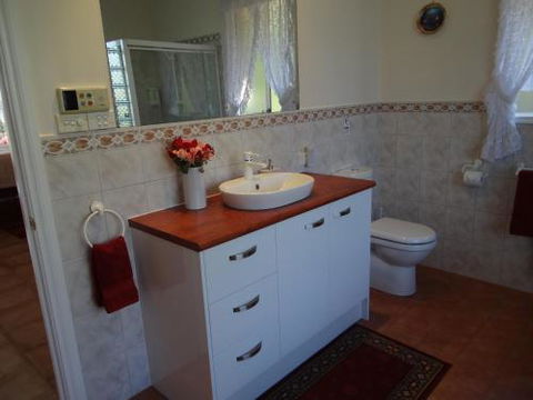 Close Encounters Bed & Breakfast - Sunshine Coast Tourism 6