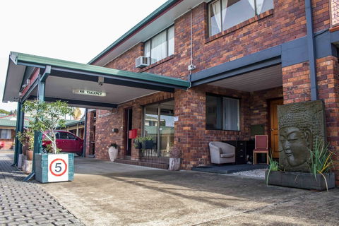 Arabella Motor Inn - Holiday Sunshine Coast 5