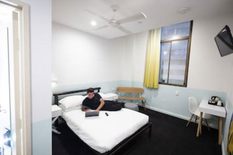 Sydney Central YHA - Hostel - Holiday Sunshine Coast 0
