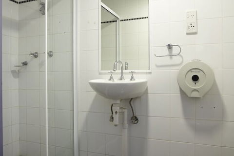 Big Hostel - Sunshine Coast Tourism 5