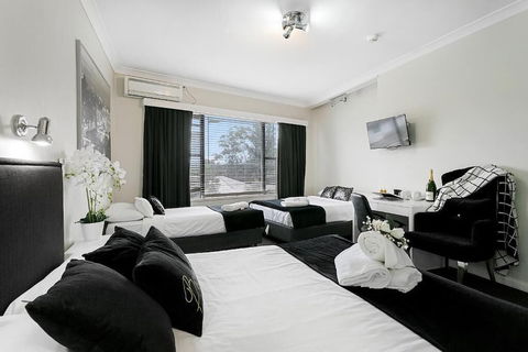 Airport Hotel Sydney - Holiday Sunshine Coast 5