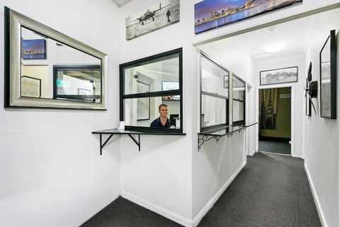 Airport Hotel Sydney - Holiday Sunshine Coast 2