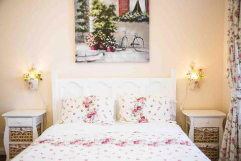 4 Ensuite Chelsea Villa CBD Airport - Holiday Sunshine Coast 6