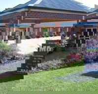 Poachers Paradise Motel - Sunshine Coast Tourism