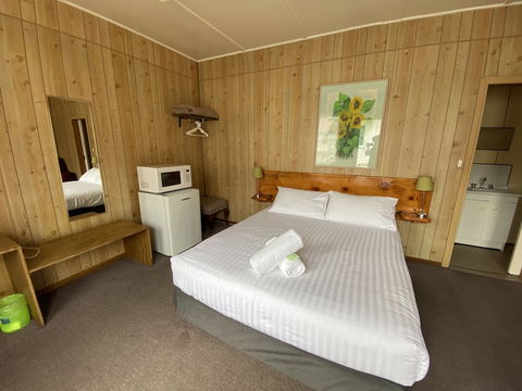 Mountain View Motel Queenstown - Holiday Sunshine Coast 2