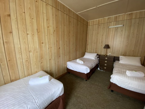 Mountain View Motel Queenstown - Holiday Sunshine Coast 5