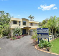 Azura Beach House BB - Sunshine Coast Tourism