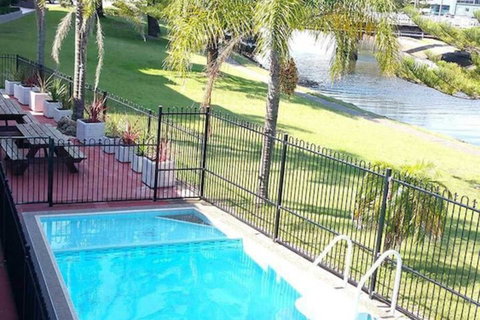 Le George Motel - Holiday Sunshine Coast 5