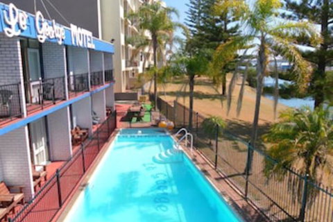 Le George Motel - Holiday Sunshine Coast 2