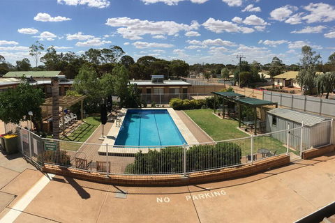 Acacia Ridge Motor Inn - Holiday Sunshine Coast 2