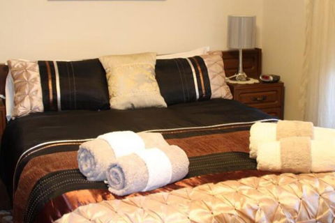 Sunset Retreat - Holiday Sunshine Coast 6