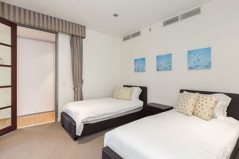 Gallery Serviced Apartments - Holiday Sunshine Coast 4