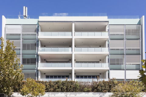 Gallery Serviced Apartments - Holiday Sunshine Coast 0