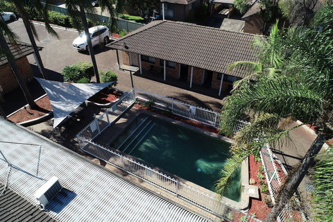 Reign Inn Newcastle - Holiday Sunshine Coast 4