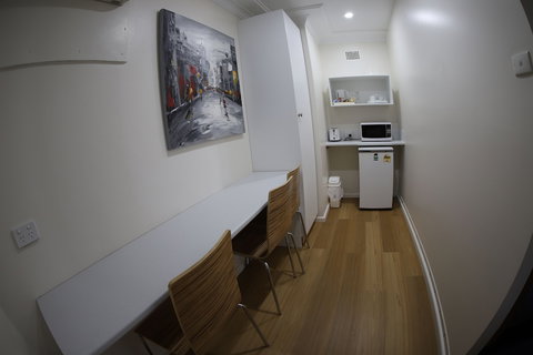 Reign Inn Newcastle - Holiday Sunshine Coast 6