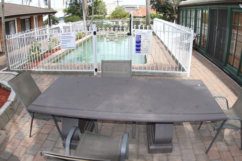 Reign Inn Newcastle - Holiday Sunshine Coast 1