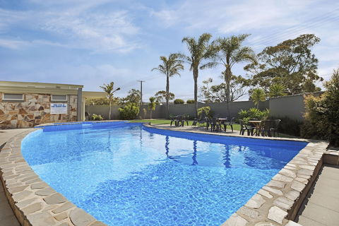 Adelaide Road Motor Lodge - Holiday Sunshine Coast 2